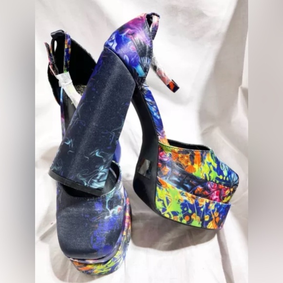 Size 6…….…Tie Dye Style Platform Heels with Ankle Strap. New…..Lady Go Diva - Picture 4 of 10